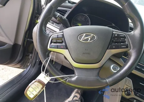 2018 Hyundai Elantra Sel z USA, uszkodzony, nr VIN 5NPD84LF3JH296475